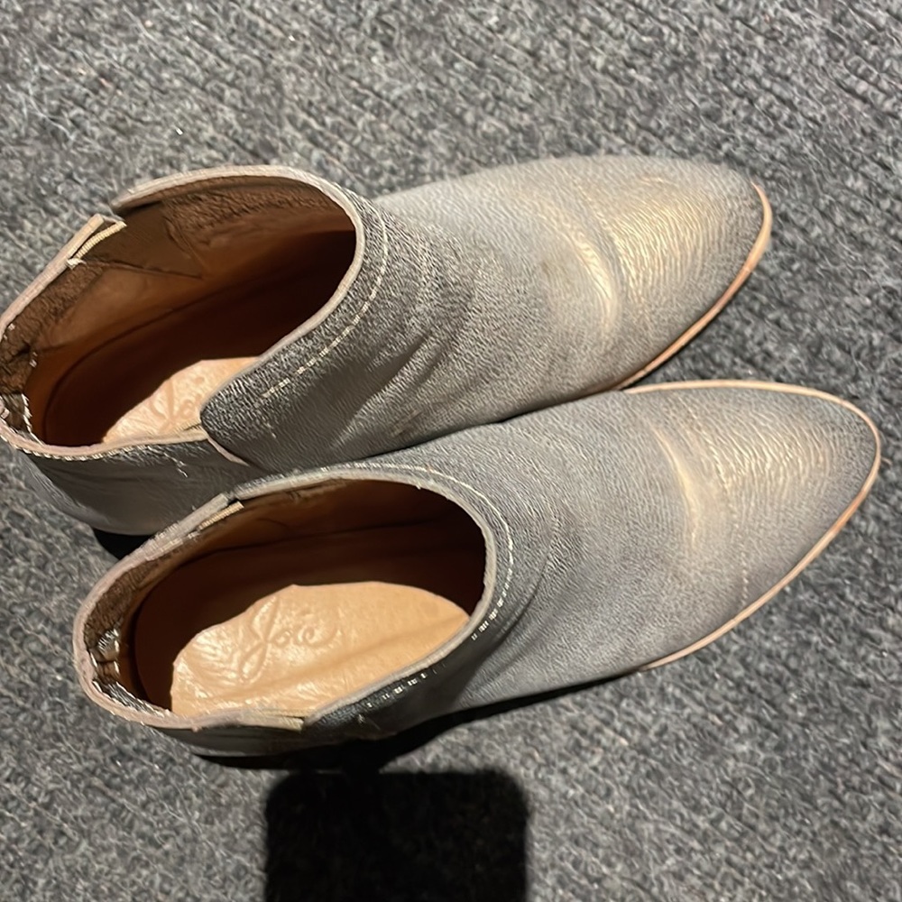 Joie Metallic Bootie size 8 - Picture 2 of 6